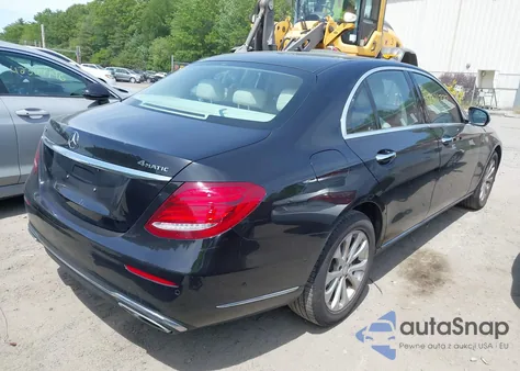 2017 Mercedes-Benz E 300 4Matic z USA, uszkodzony, nr VIN WDDZF4KB2HA126271